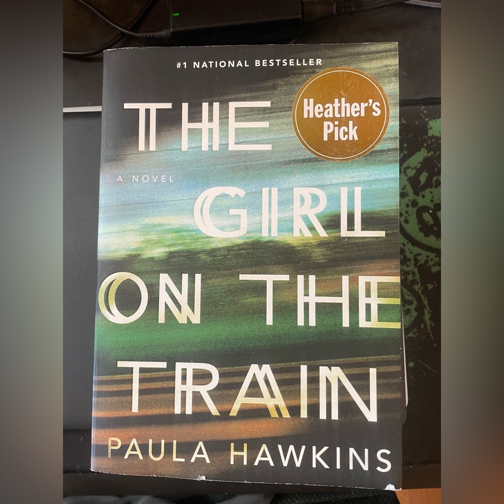 The Girl on the Train Paperback Novel Book by Paula Hawkins - Picture 2 of 5